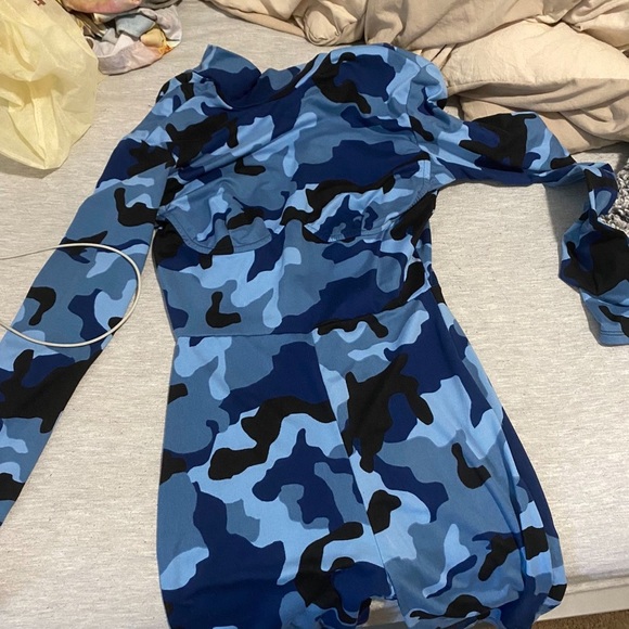 Fashion nova rompers. All size SMALL ! - Picture 4 of 11